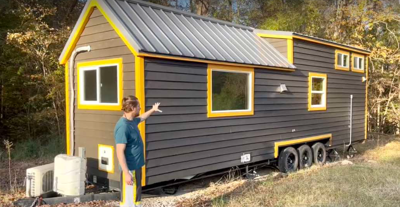 The Honey Hive Luxury Tiny House 34' - 1 bed, 1 bath, 272 sqft in Graham, North Carolina